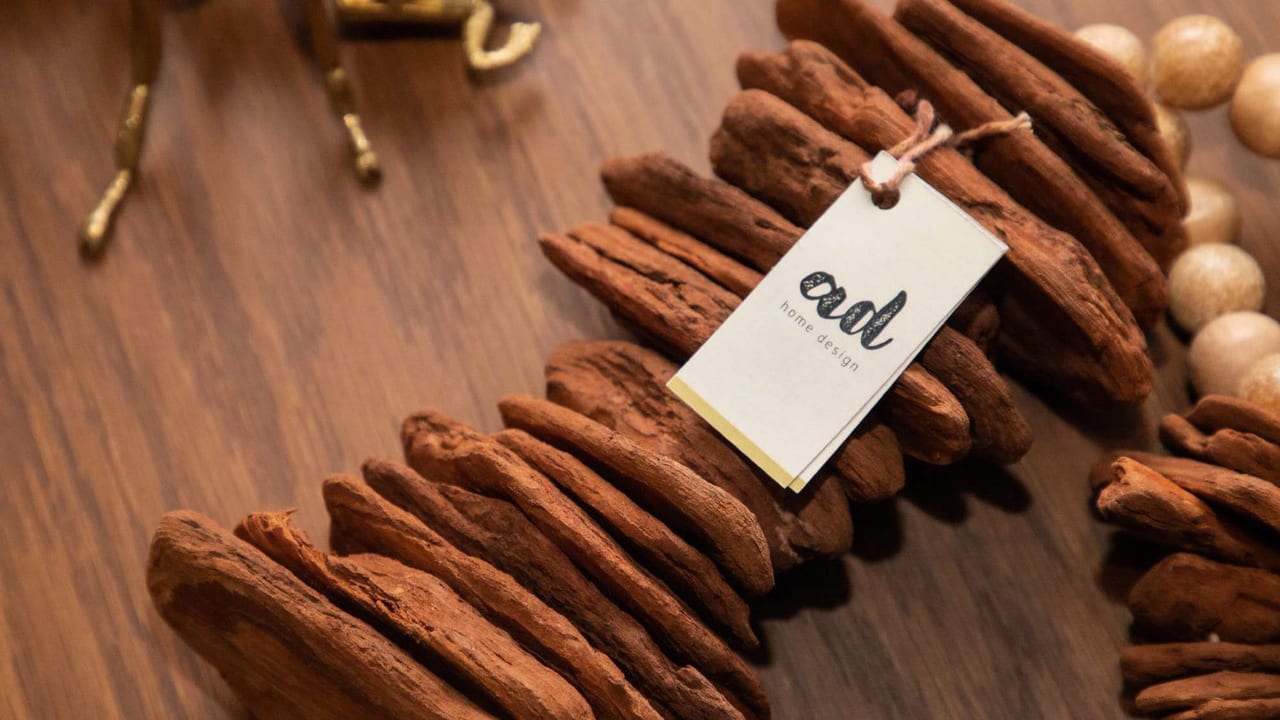 Colar artesanal em pedra-sabão com etiqueta da AD Home Design