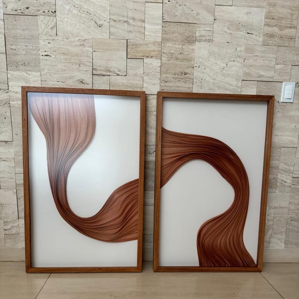 Quadro autoral com moldura em madeira maciça